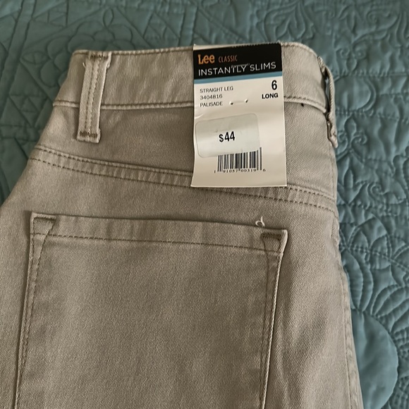Lee Woman’s Straight Leg High Rise Relaxed Fit size 6 Long New with tags - Picture 3 of 7